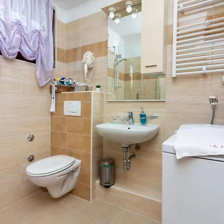 Cordis Apartment