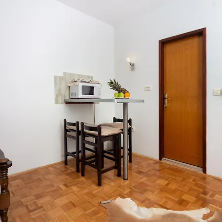 Cordis Apartment