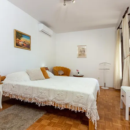 Apartment Cordis *