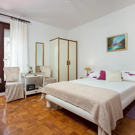 Cordis Apartment