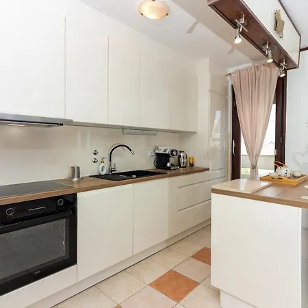 Cordis Apartment