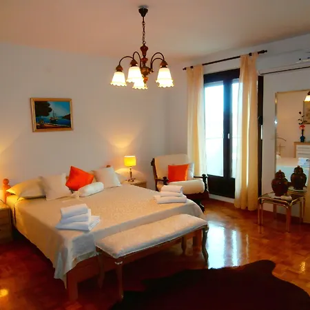 Cordis Apartment