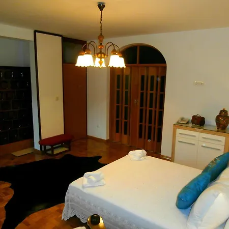 Cordis Apartment